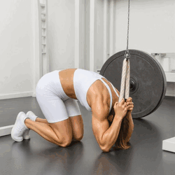 Abdominales con Cable Arrodillado